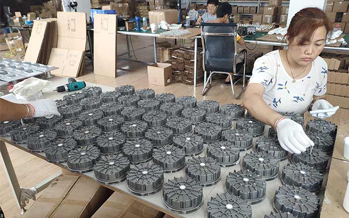 solar road stud lights manufacturer